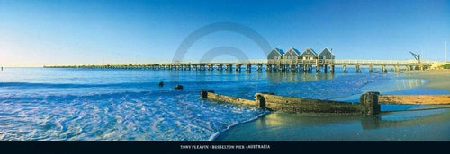 Tony Pleavin Busselton Pier, Australia Kunstdruk 95x33cm | Yourdecoration.nl
