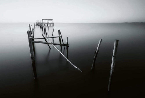 Wizard+Genius Old Pier In Portugal Vlies Fotobehang 384x260cm 8 banen | Yourdecoration.nl