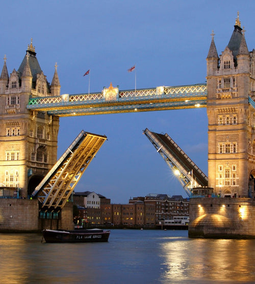 Dimex Tower Bridge Night Fotobehang 225x250cm 3 banen | Yourdecoration.nl