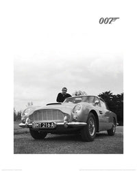 Pyramid James Bond Connery Black and White Kunstdruk 40x50cm | Yourdecoration.nl