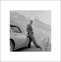Pyramid James Bond Aston Martin Kunstdruk 40x40cm | Yourdecoration.nl