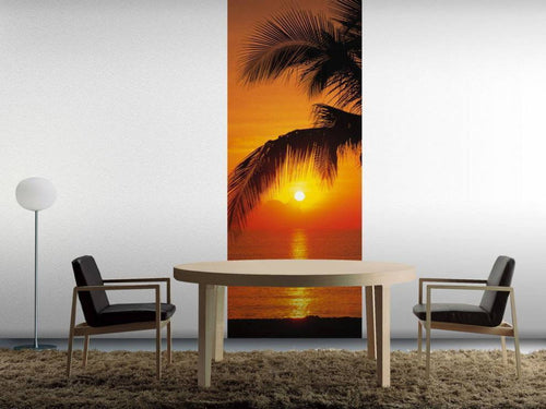 Komar Palmy Beach Sunrise Fotobehang 92x220cm | Yourdecoration.nl