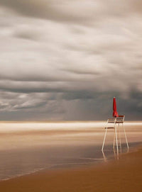 Wizard+Genius Chair At The Beach Vlies Fotobehang 192x260cm 4 banen | Yourdecoration.nl