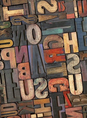 Wizard+Genius Vintage Letters Vlies Fotobehang 192x260cm 4 banen | Yourdecoration.nl