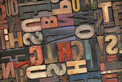 Wizard+Genius Vintage Letters Vlies Fotobehang 384x260cm 8 banen | Yourdecoration.nl