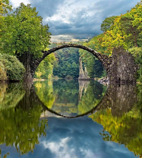 Dimex Arch Bridge Fotobehang 225x250cm 3 banen | Yourdecoration.nl