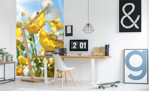 Dimex Yellow Flowers Fotobehang 150x250cm 2 banen Sfeer | Yourdecoration.nl