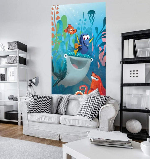 Komar Finding Dory Aquarell Vlies Fotobehang 150x250cm 3 banen Sfeer | Yourdecoration.nl