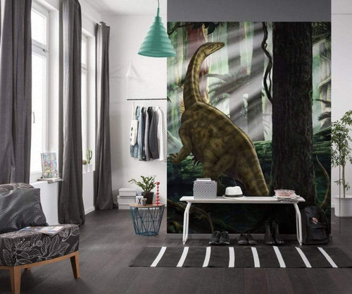 Komar Riojasaurus Forest Vlies Fotobehang 250x280cm 5 Banen Sfeer | Yourdecoration.nl