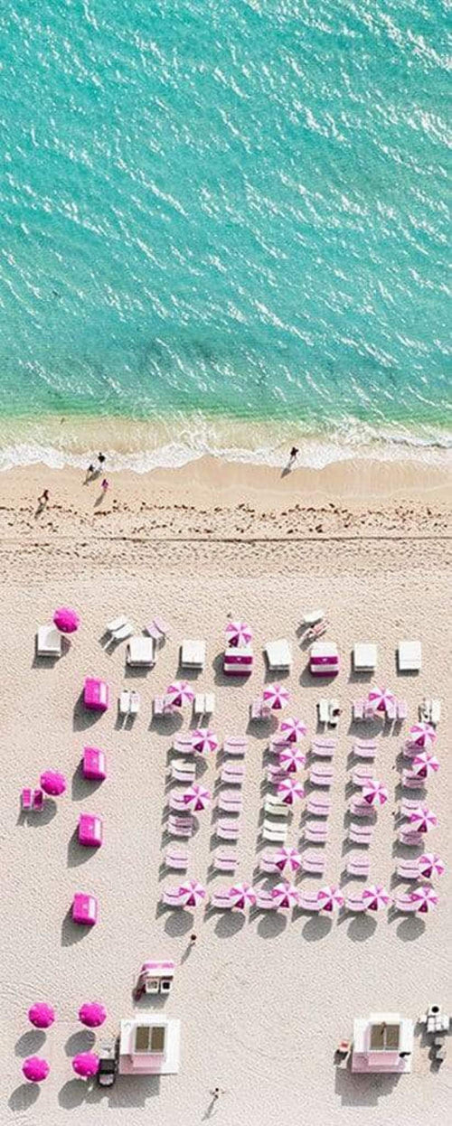 Komar Pink Umbrella Vlies Fotobehang 100x250cm 1 baan | Yourdecoration.nl